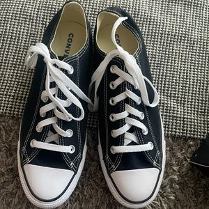 Women’s black converse